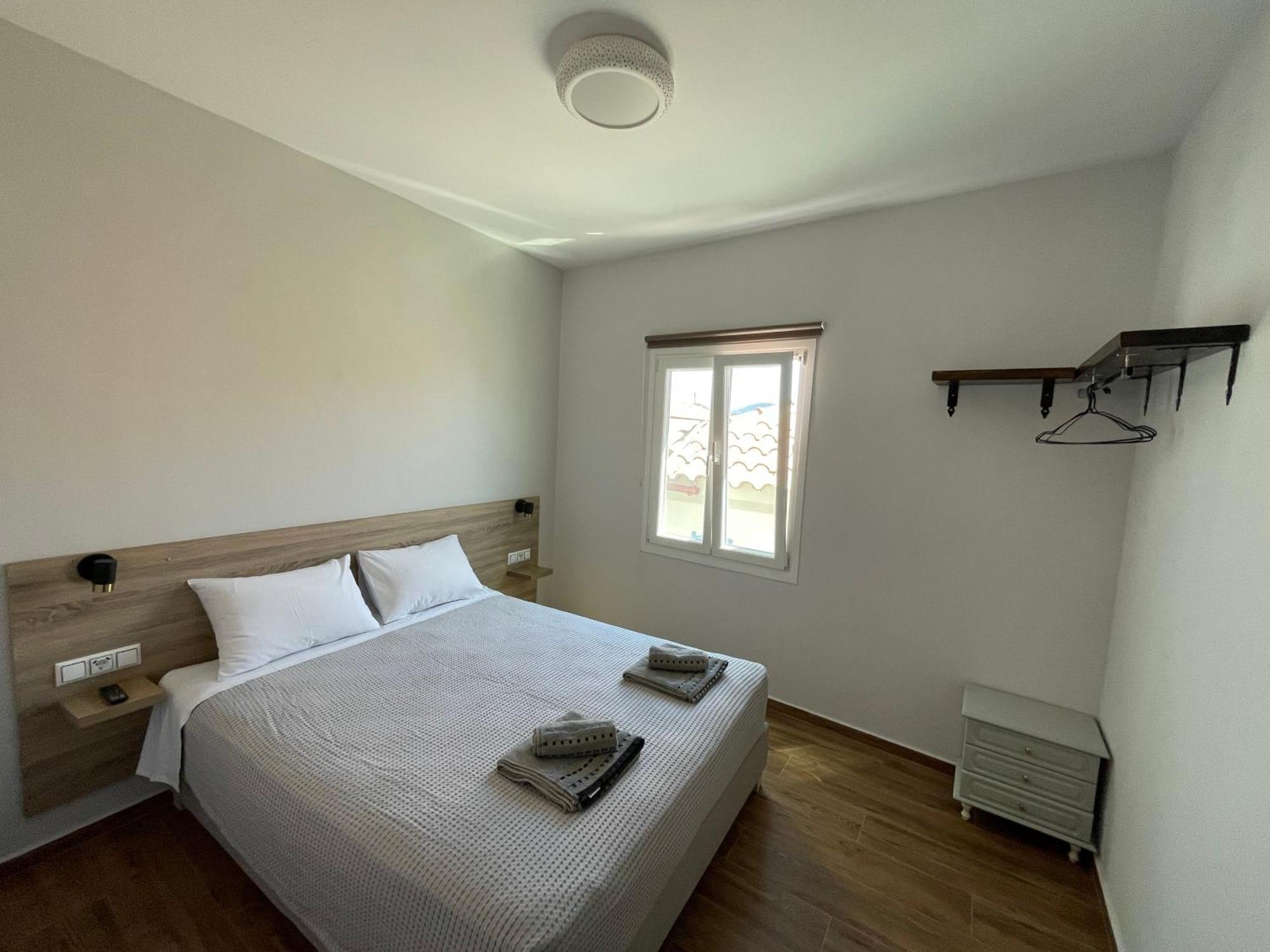 Q Apartments Molyvos Mithymna Exteriör bild
