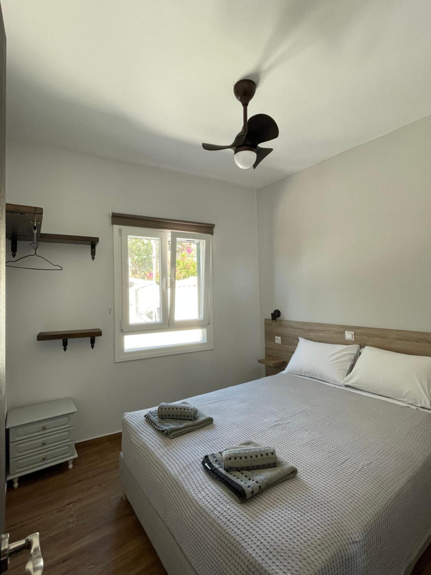 Q Apartments Molyvos Mithymna Exteriör bild